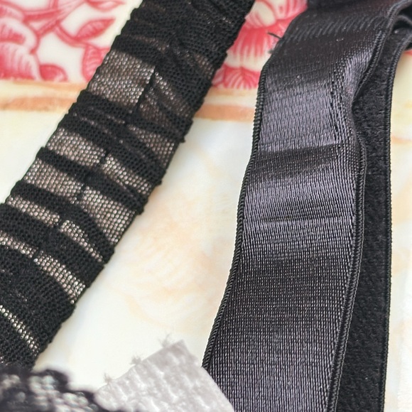 Felina Black Lace underwire bra 36F - Picture 3 of 9